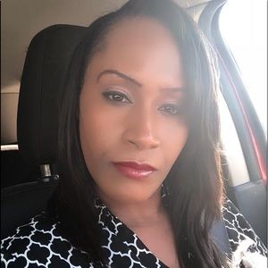 Meet your Posher, Rayshele